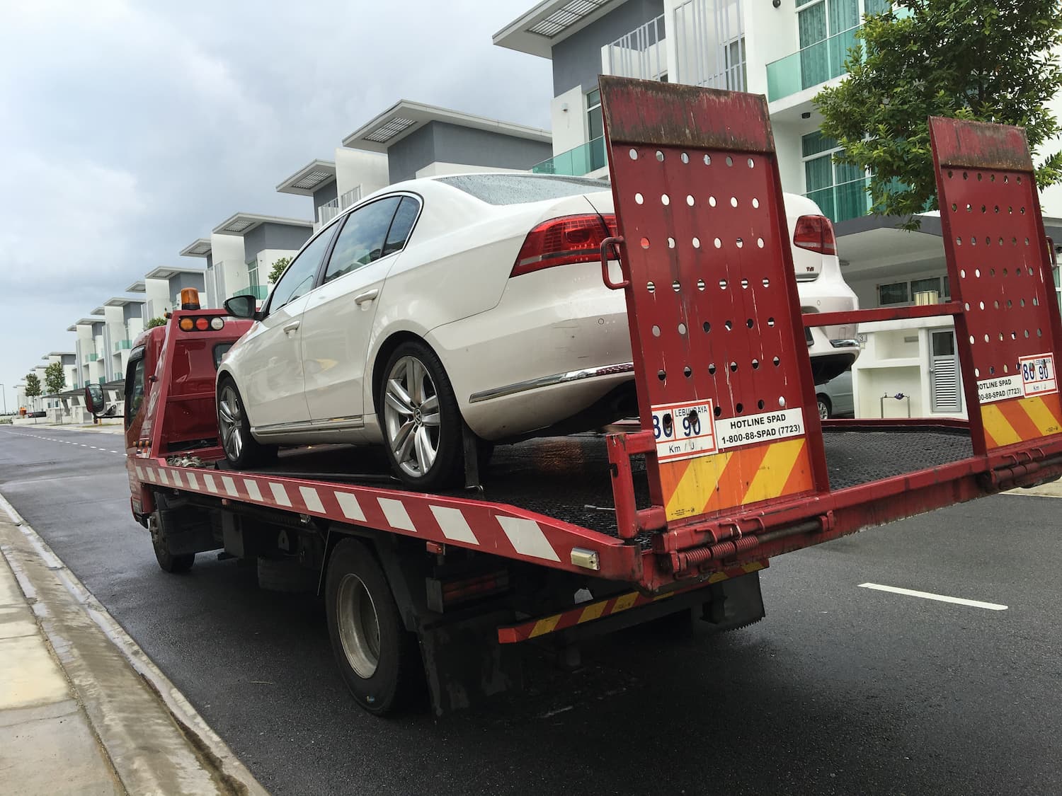 Tilt TrayTowing Truck — Bobtow Tilt Tray Service in Humpty Doo, NT