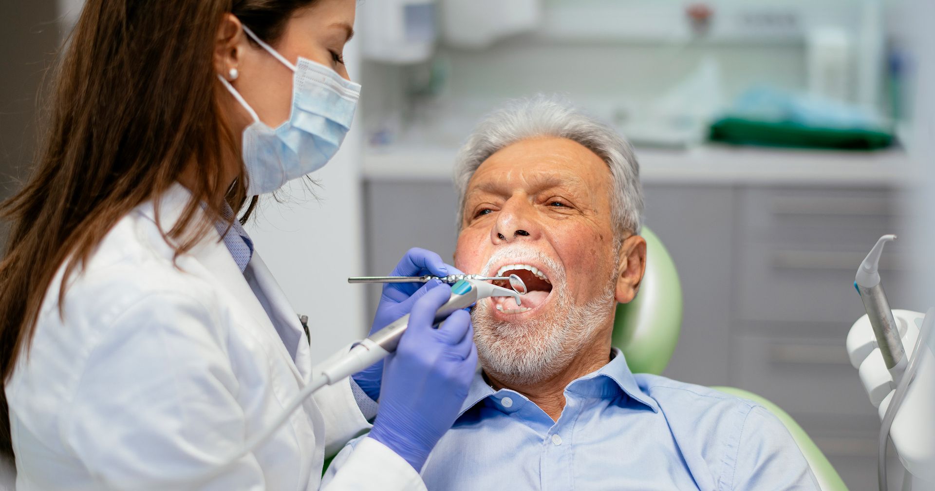 can dental implants get infected