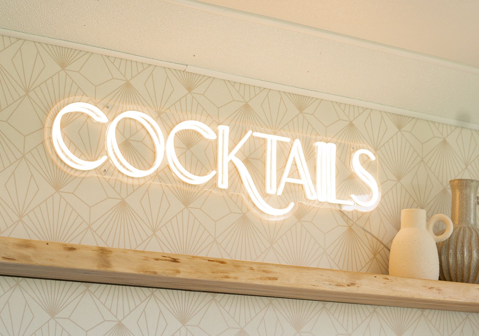 Cocktails neon sign