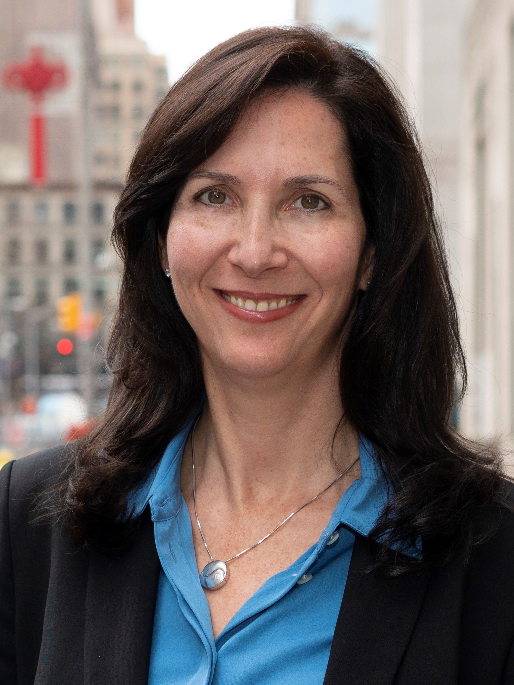 Lisa Courtney Headshot
