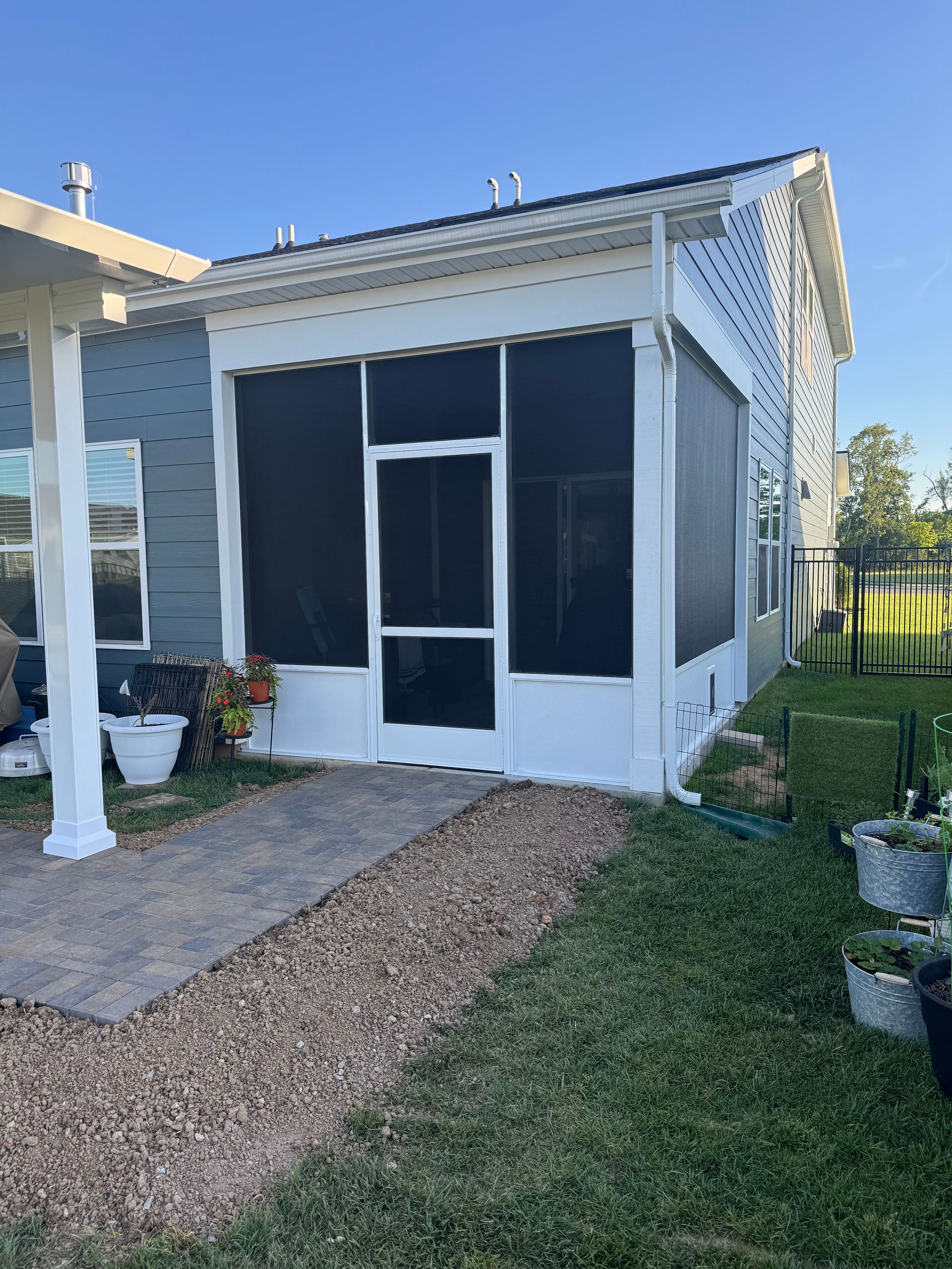 Elegant screen room with durable materials in Nashville, TN