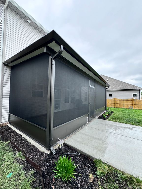 Screen enclosure