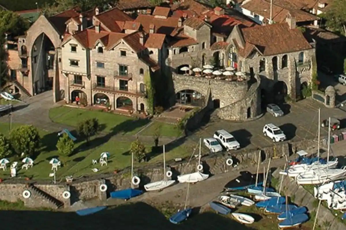 el castillo de valle de bravo