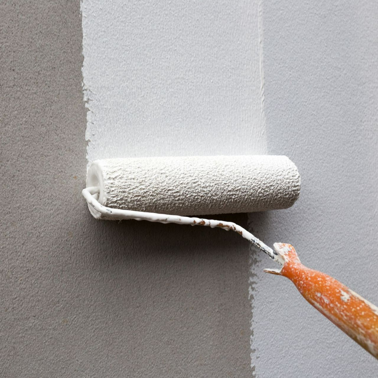 White Paint Roller - Colorado Springs, CO - Top Notch Drywall & Paint White Paint Roller - Colorado Springs, CO - Top Notch Drywall & Paint