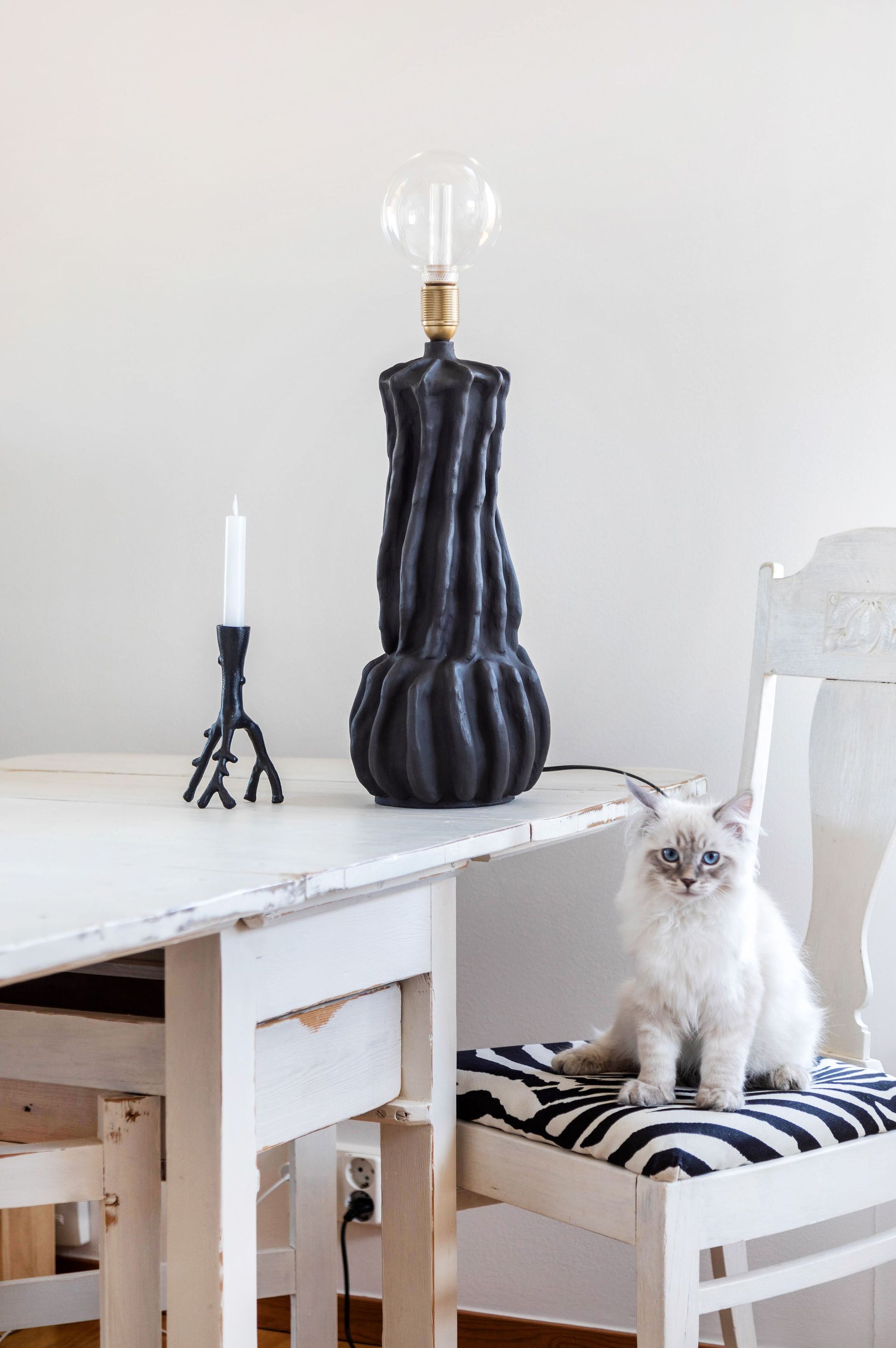 lampfot i svart
