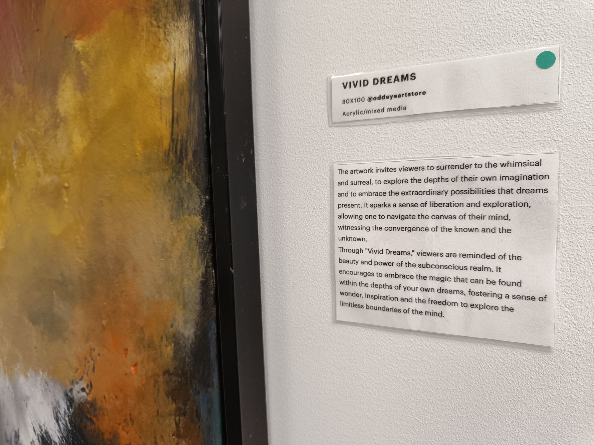 Närbild av beskrivningen till verket VIVID DREAMS av Hanna Meyer