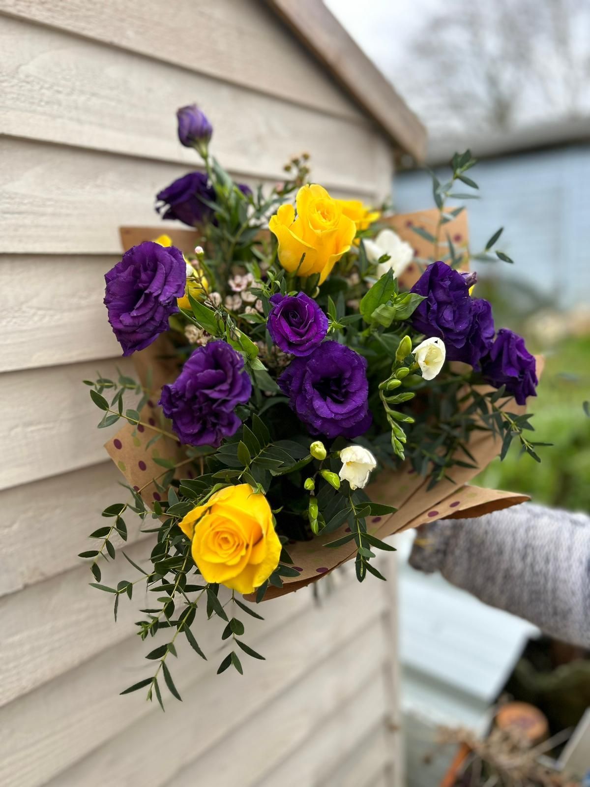Riverside Flowers – vibrant, fresh flowers and bespoke designs. Ideal for gifts, corporate events, or adding beauty to your home in Cornwall.