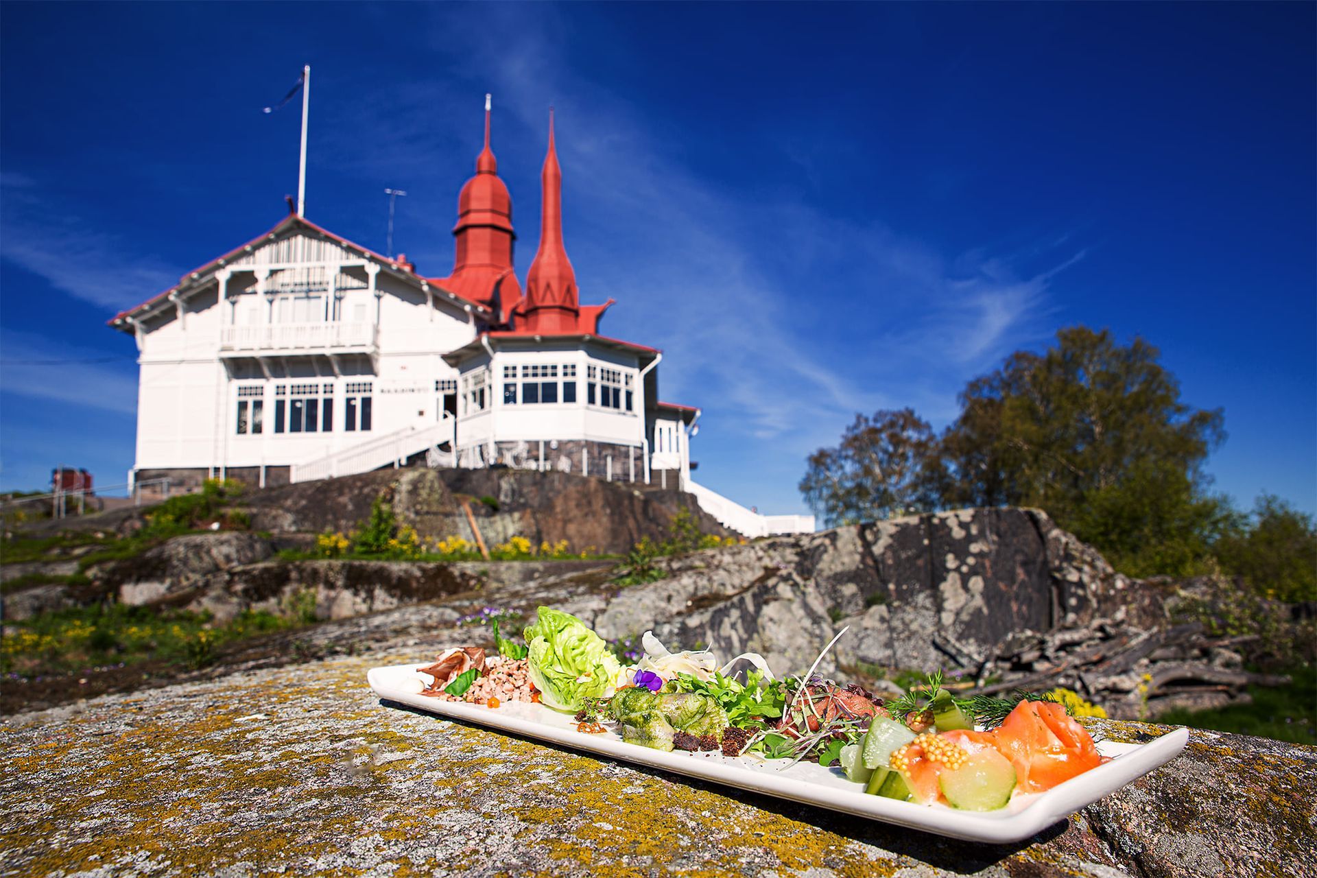Sail and dine with aQuablue Charter