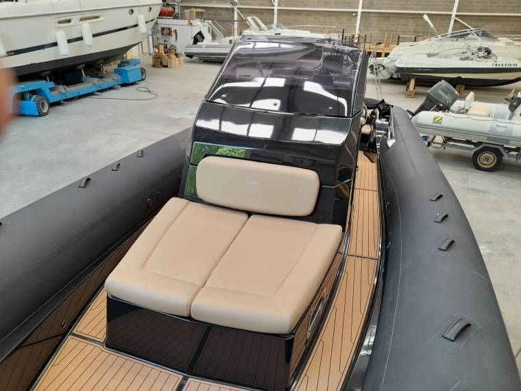 aQuablue charter RIB vene 