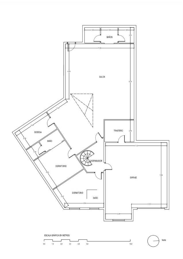 Ein schwarz-weißer Grundriss eines Hauses mit einer Wendeltreppe.