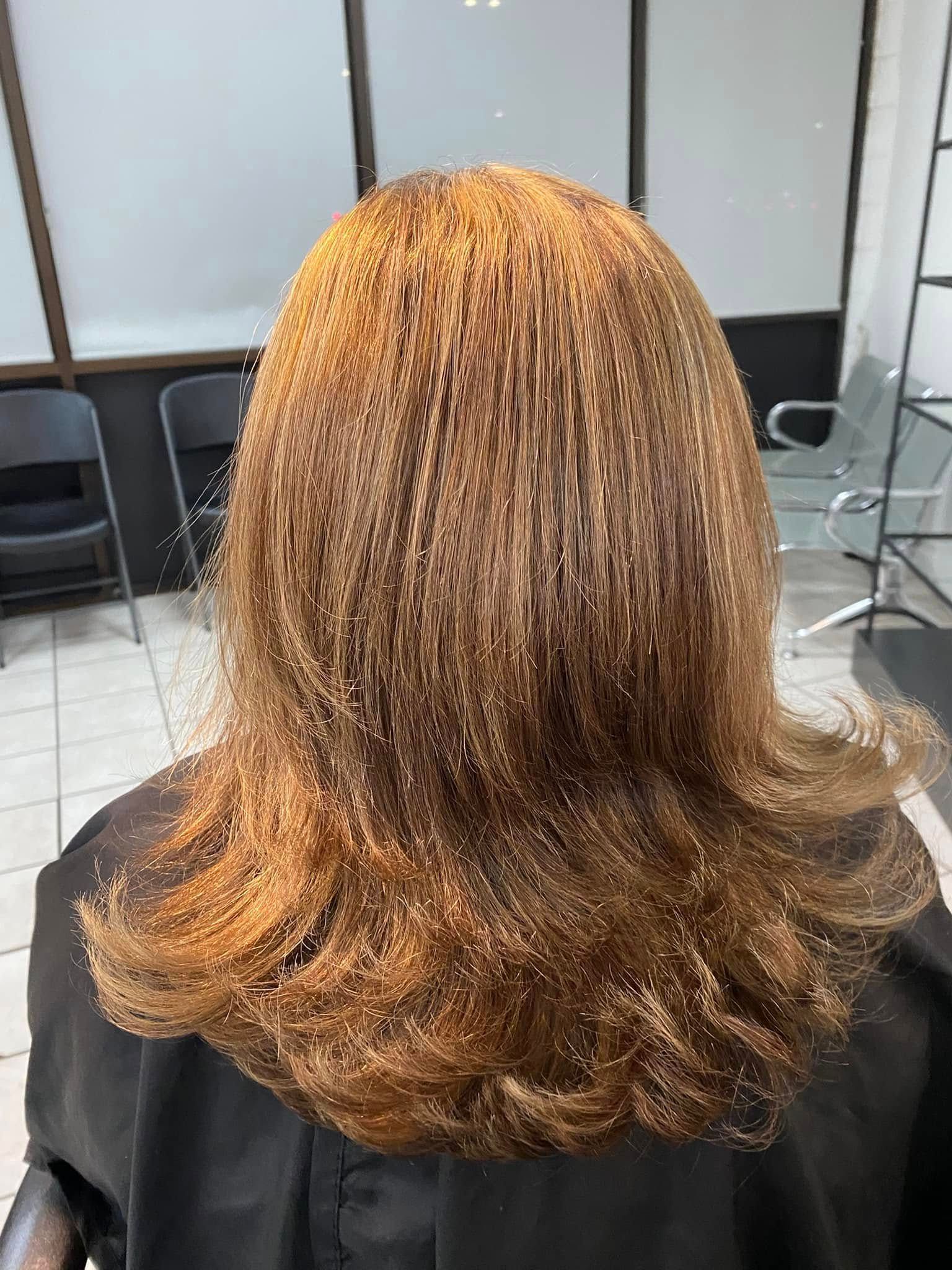 Women’s Haircuts and Styling