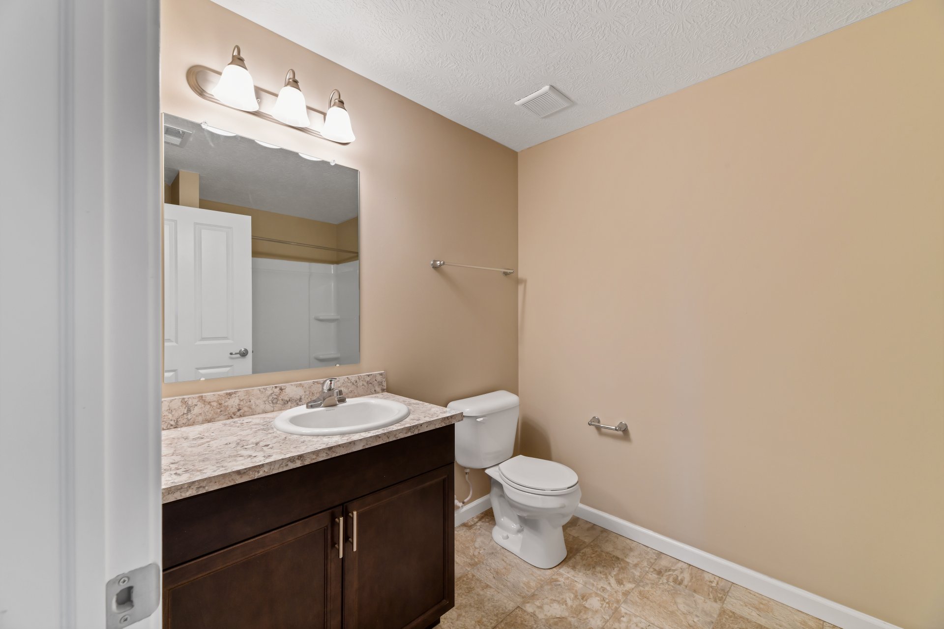 The Monarch Blacklick Creek Spacious Apartments in Blacklick, OH