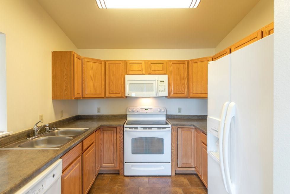 the resdences 834 oak kitchen
