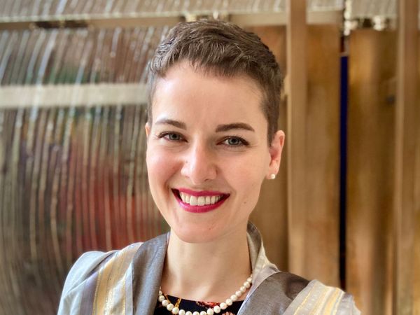 Headshot of Rabbi Rachel Simmons