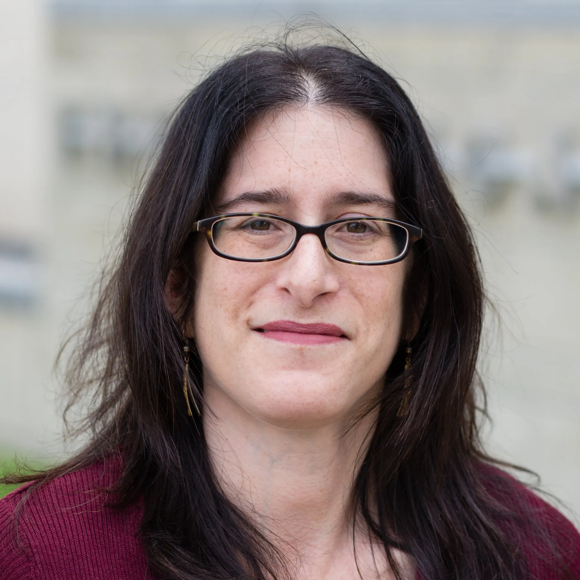 Headshot of Sara Kahn-Troster