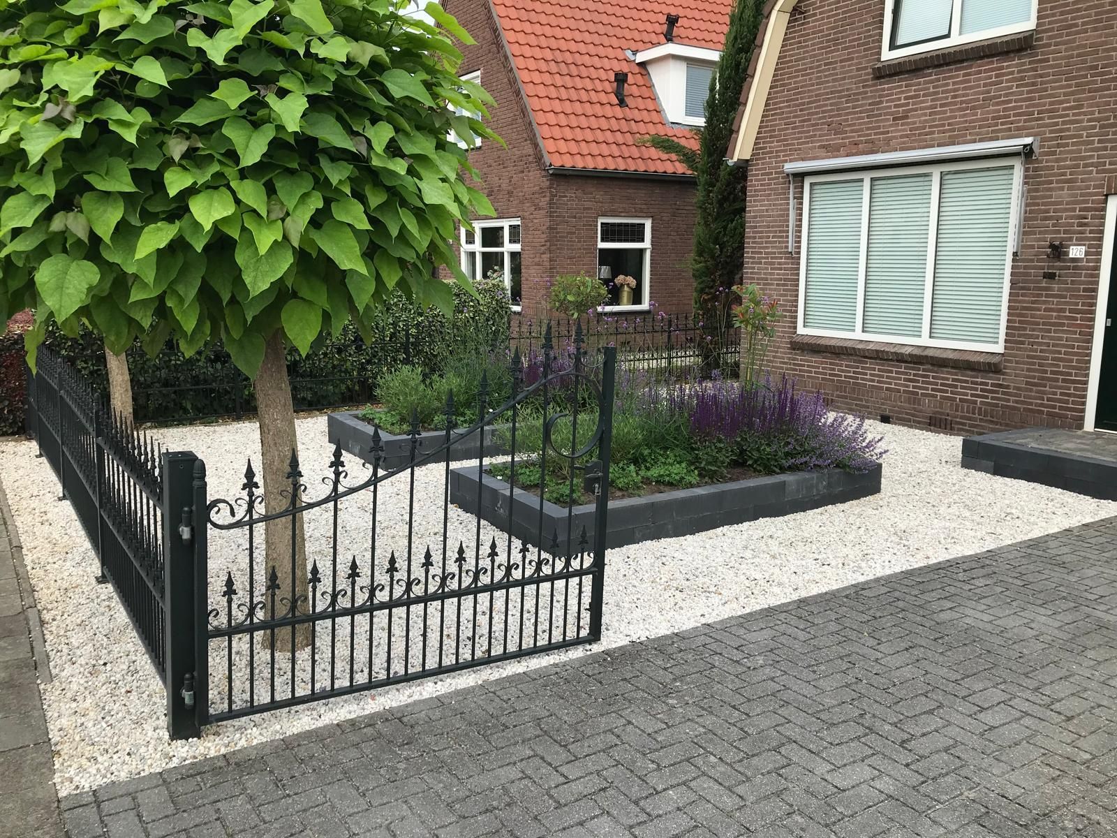 Voortuin gerenoveerd Dedemsvaart