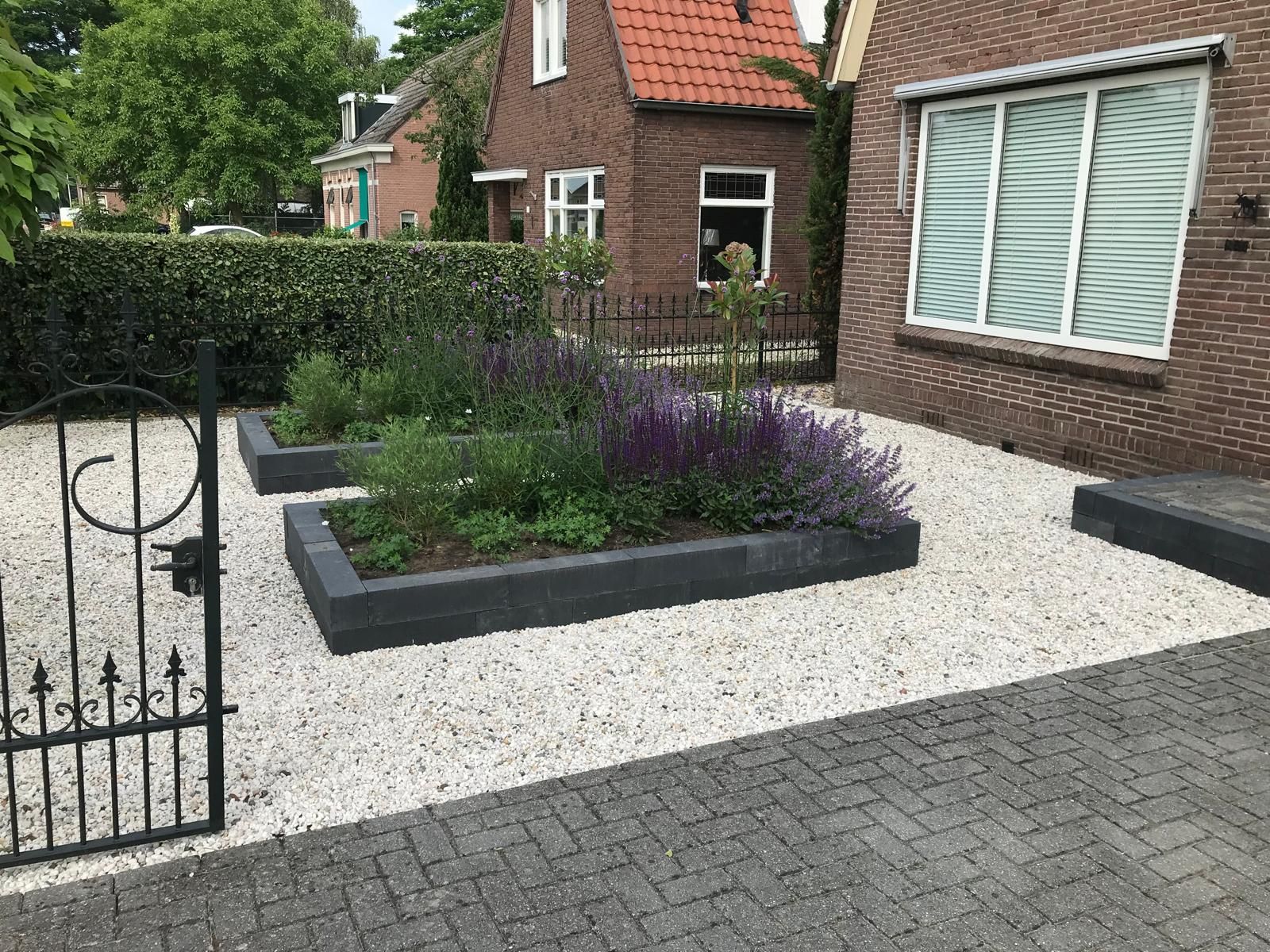 Voortuin gerenoveerd Dedemsvaart