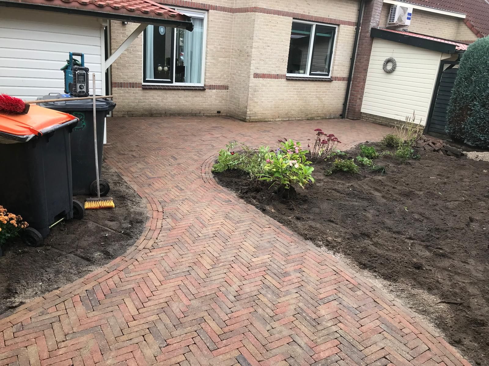Bestrating met betonwalen