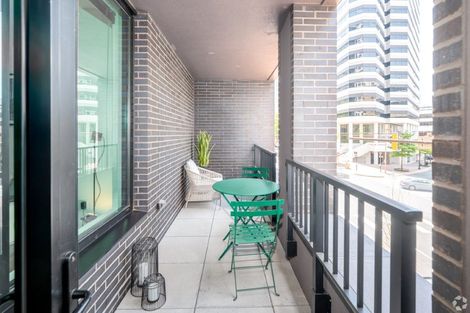 Solaire 7607 Old Georgetown balcony 