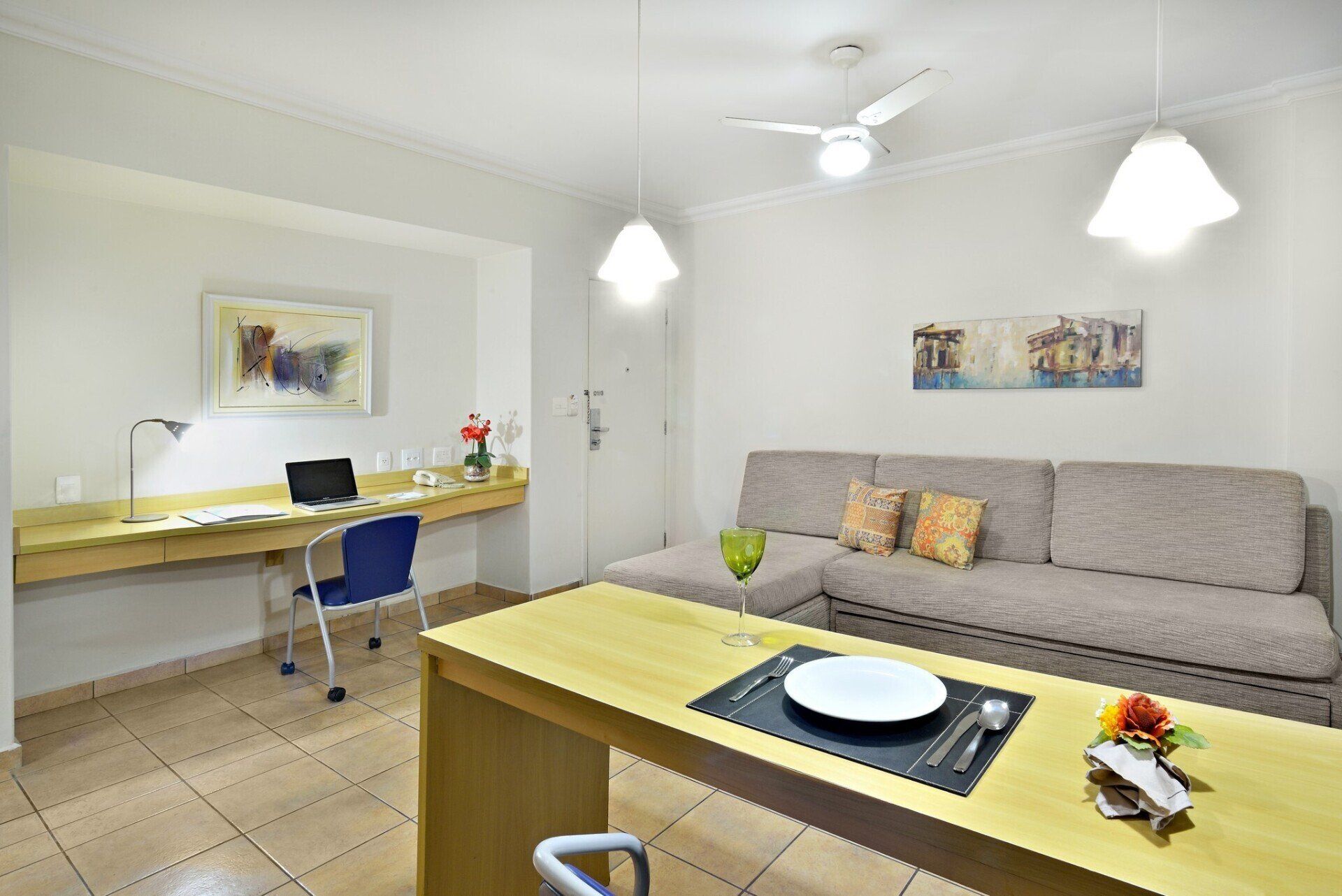 o Hotel