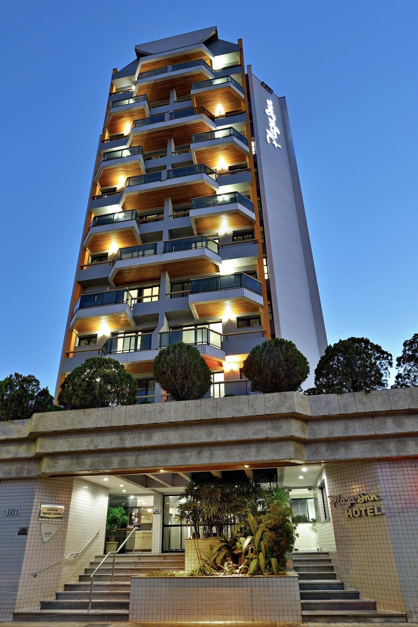 o Hotel
