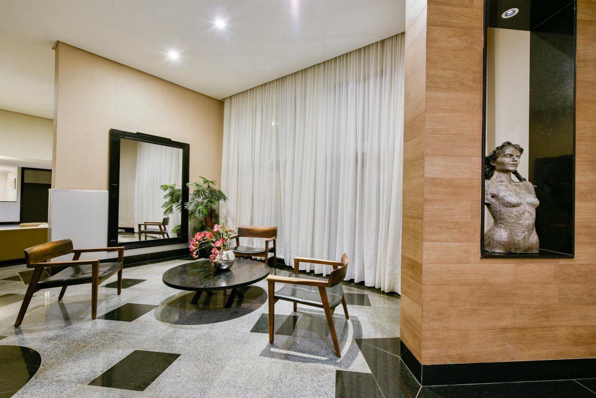 O Hotel