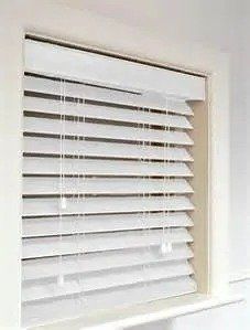 White Horizontal Window Blinds – Long Beach, CA – Stanley Shade