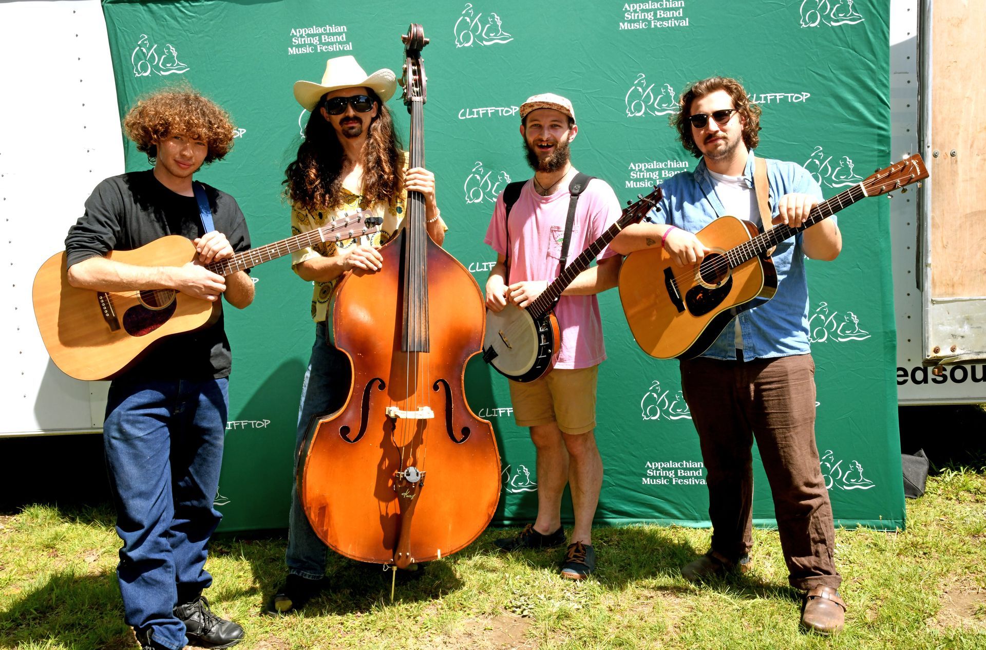 Acorn Stump performing live