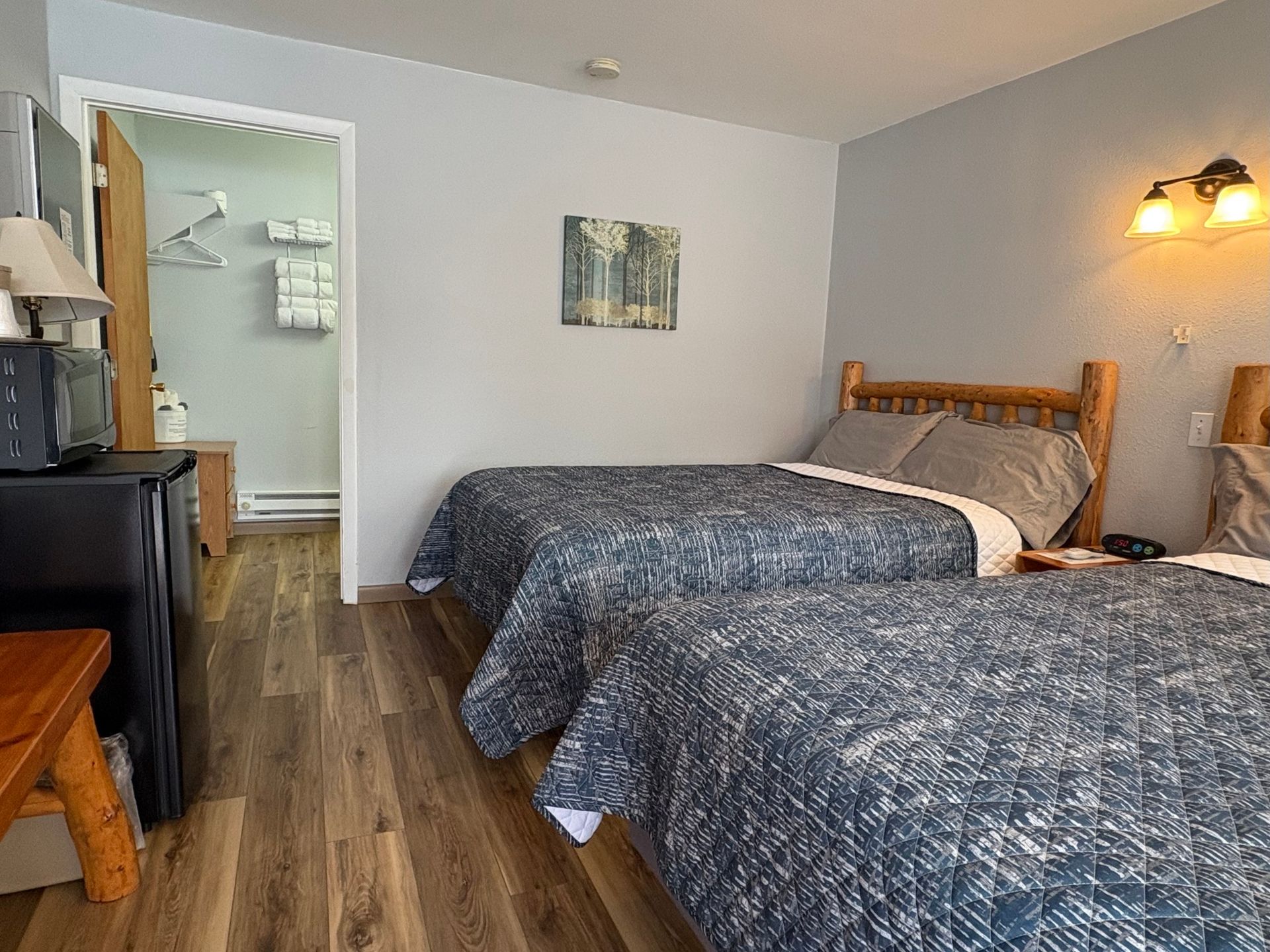 whispering-pines-room