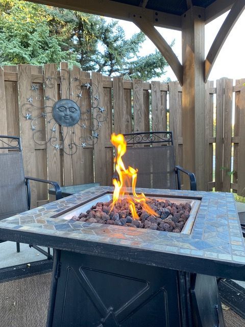 story-pines-inn-firepit