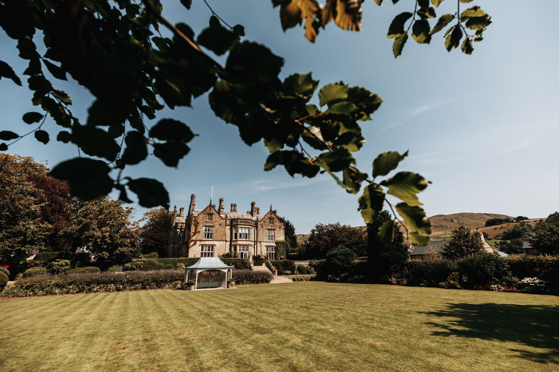 Wedding Photographer Falcon Manor