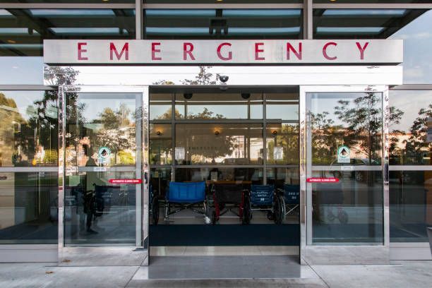The entrance to the emergency room of a hospital