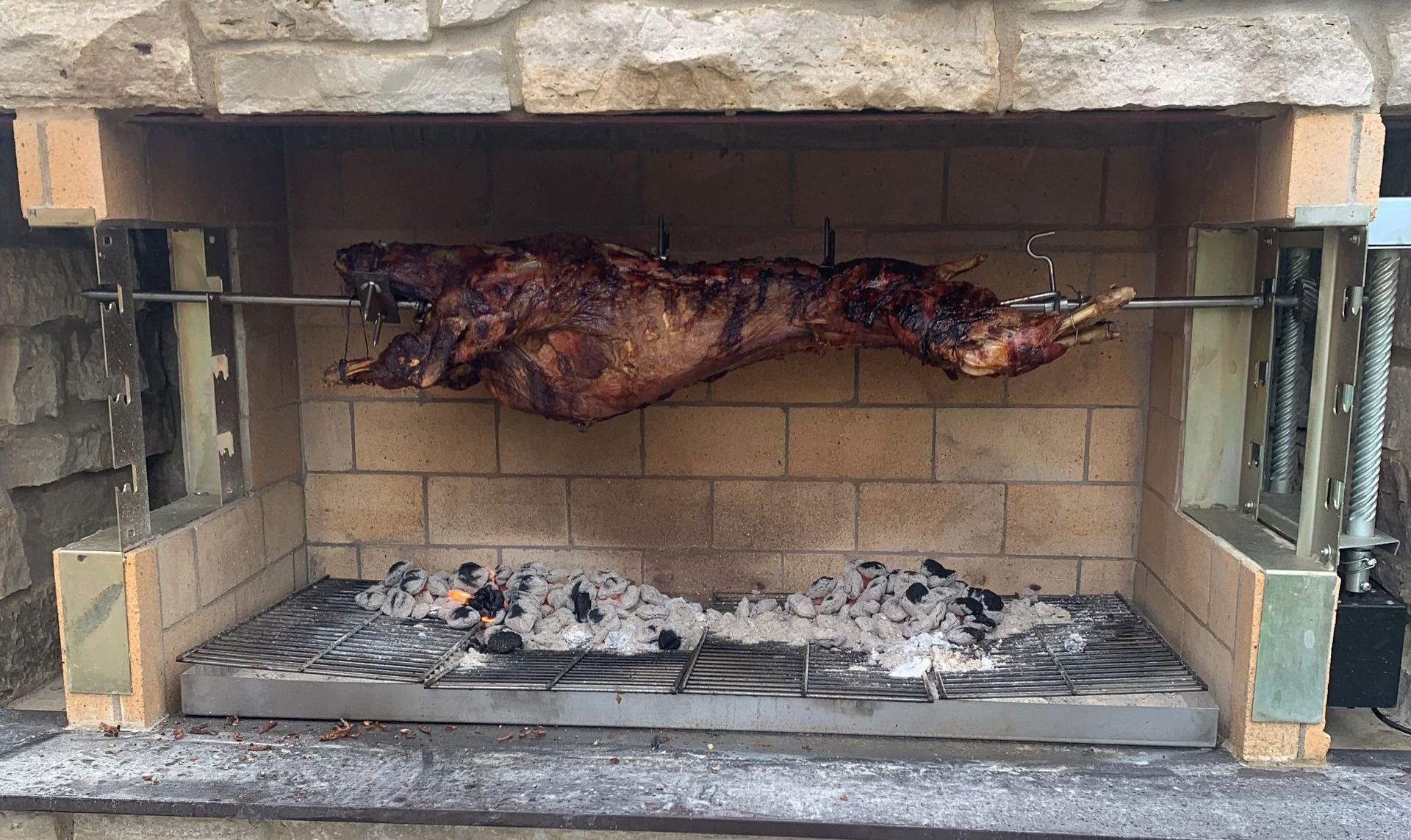 Custom Stone Grill - Custom Outdoor Kitchen - Custom Brick & Stone Custom Stone Grill - Custom Outdoor Kitchen - Custom Brick & Stone