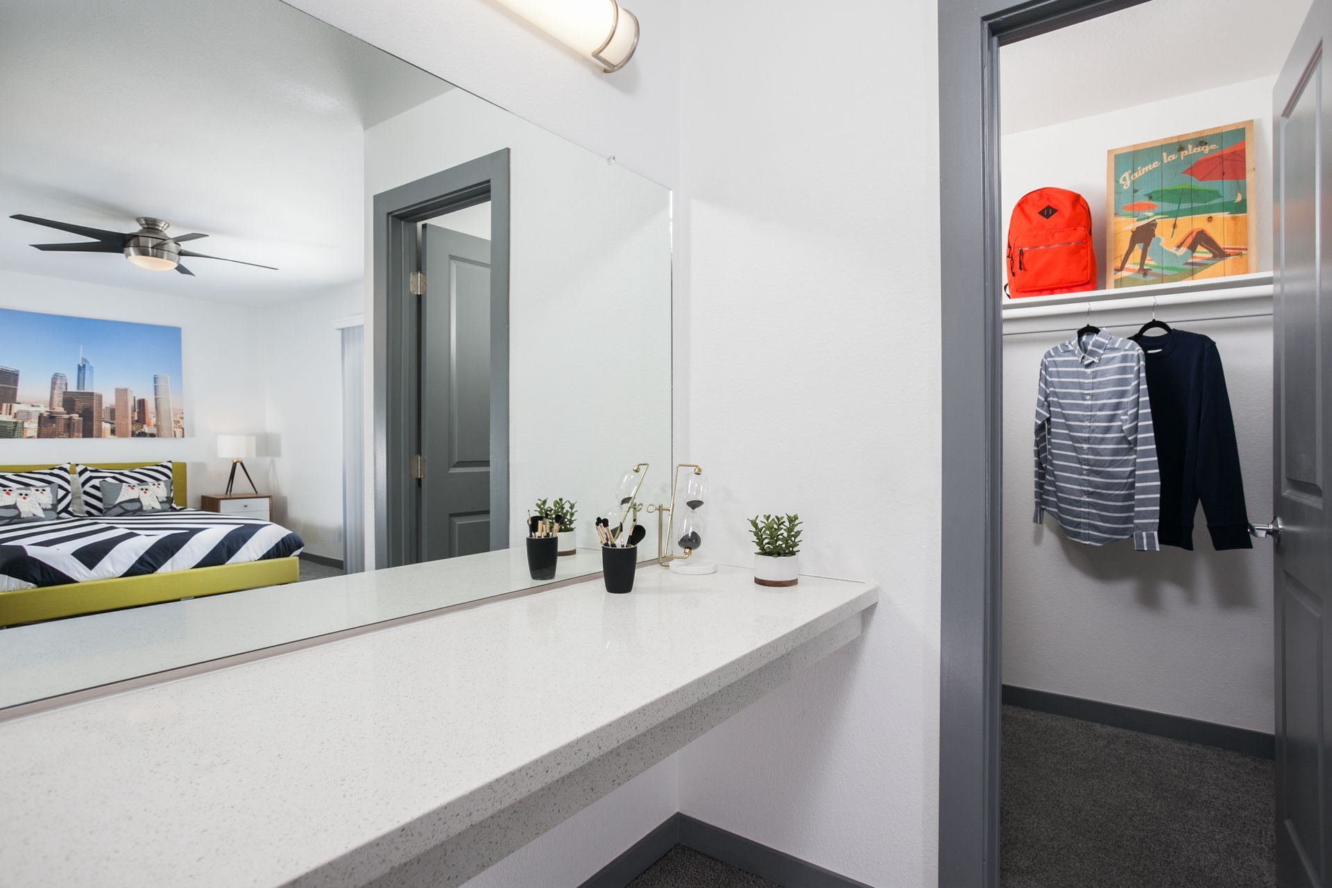 Sliding Photo Gallery Displaying Apartment Features #1