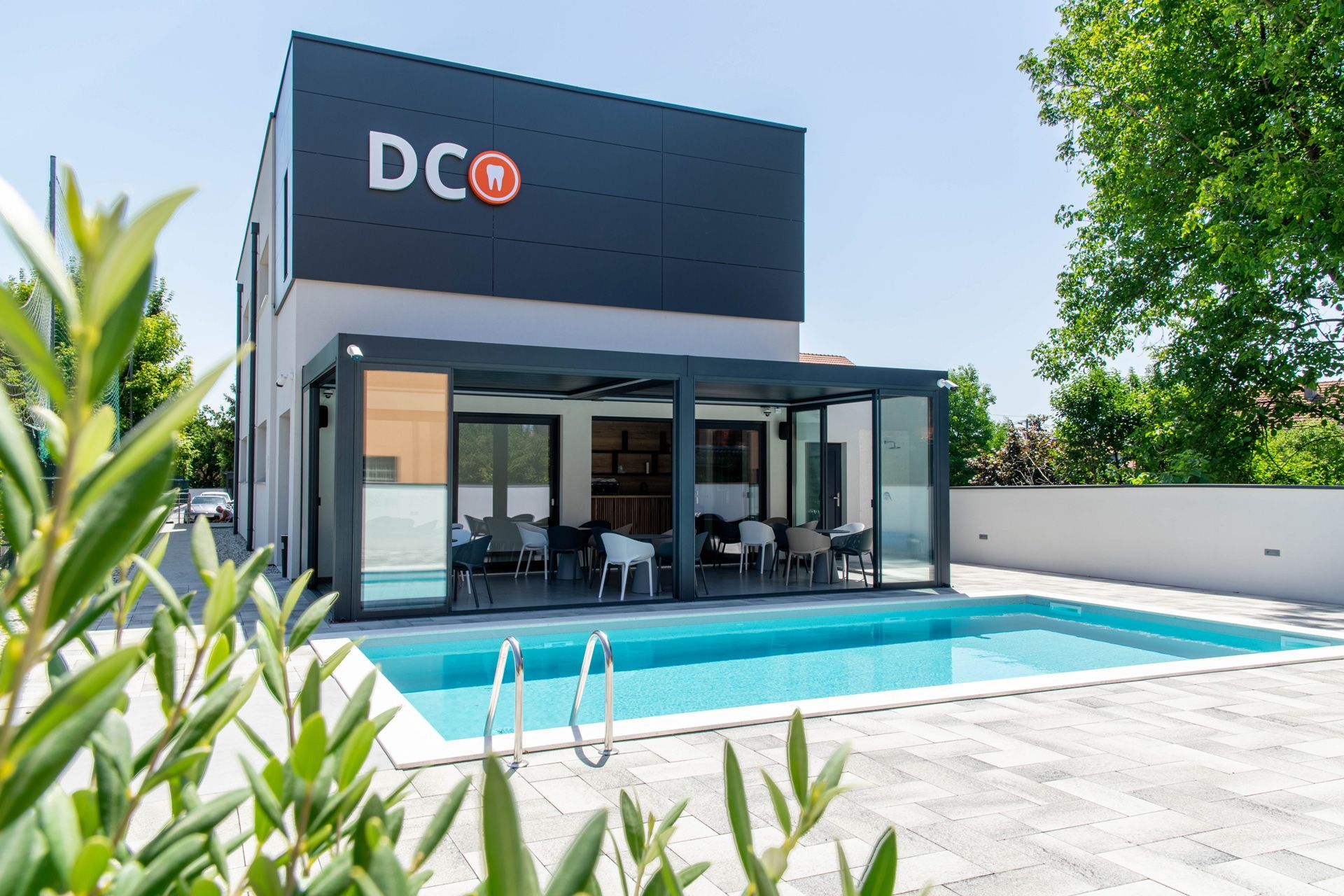 Kostenlose luxuriöse Unterkunft mit Pool für Dentalpatienten in Zagreb