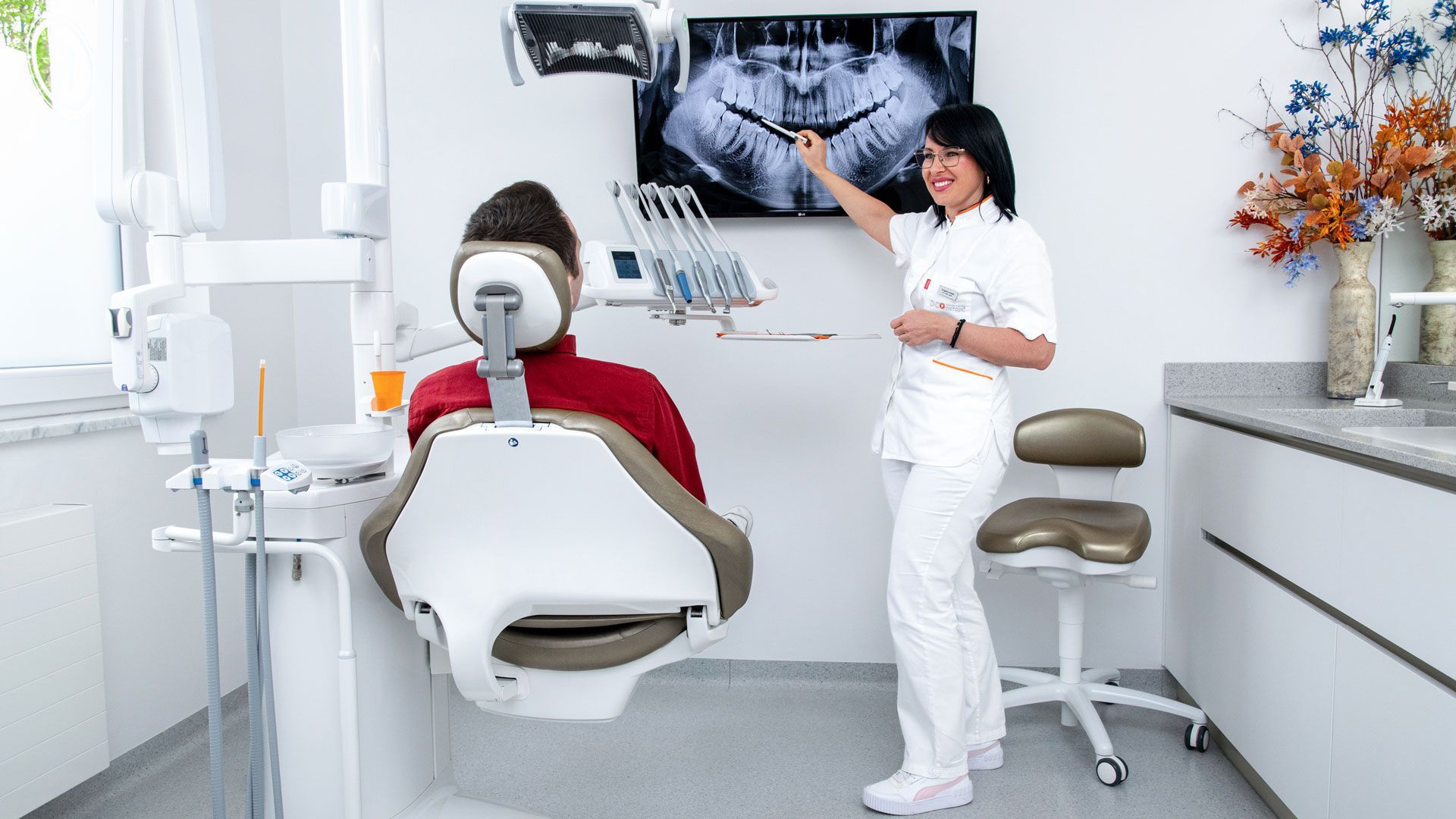 Erfahrene Zahnärzte und Spezialisten für Patienten aus Österreich in unserem Dentalzentrum