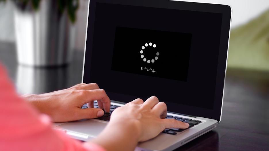 slow network and connection signal on a laptop