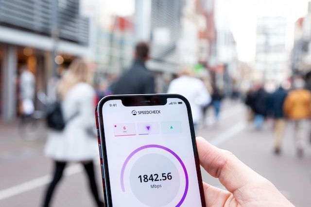 Network speed on a mobile phone