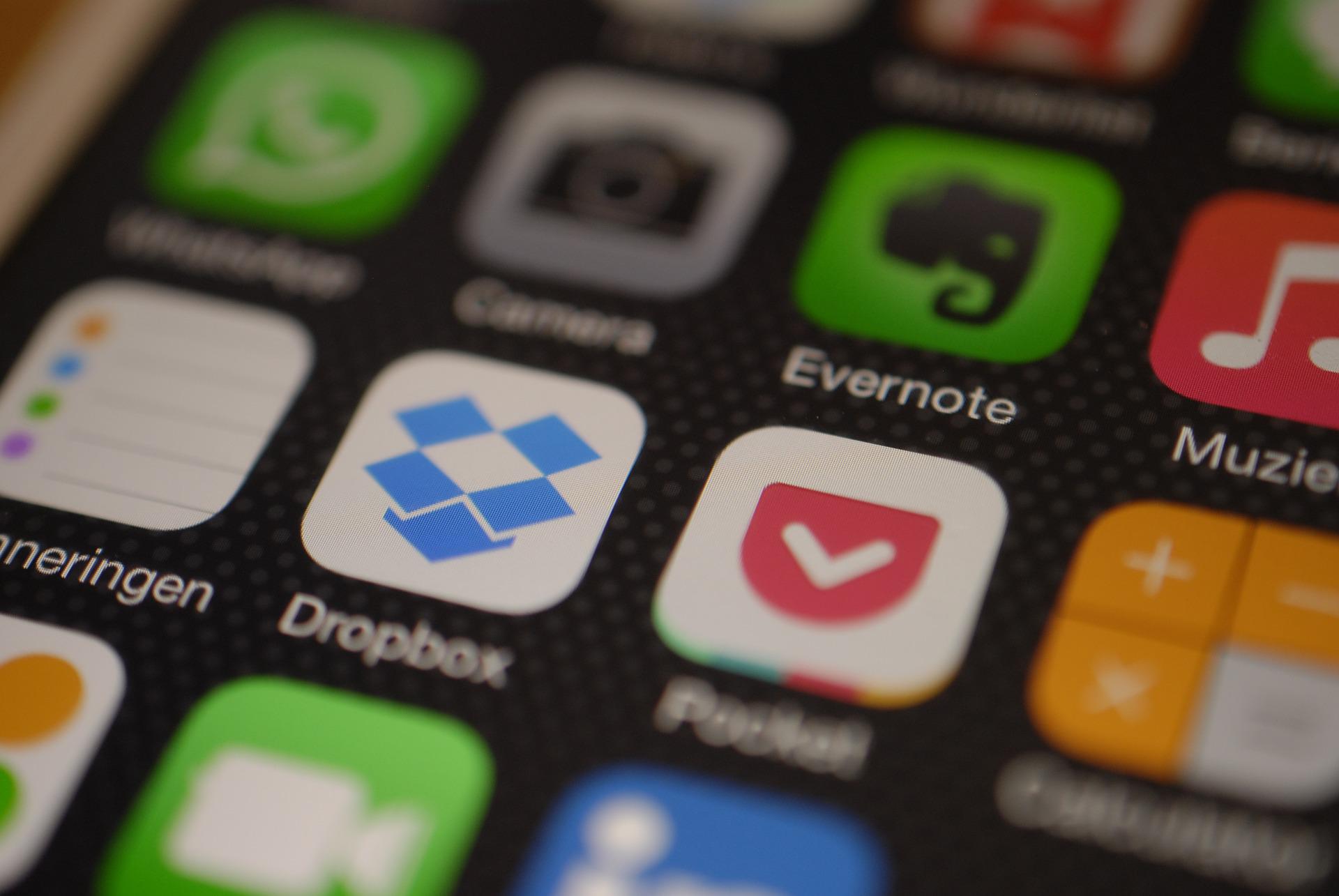 software icons on a phone including Evernote