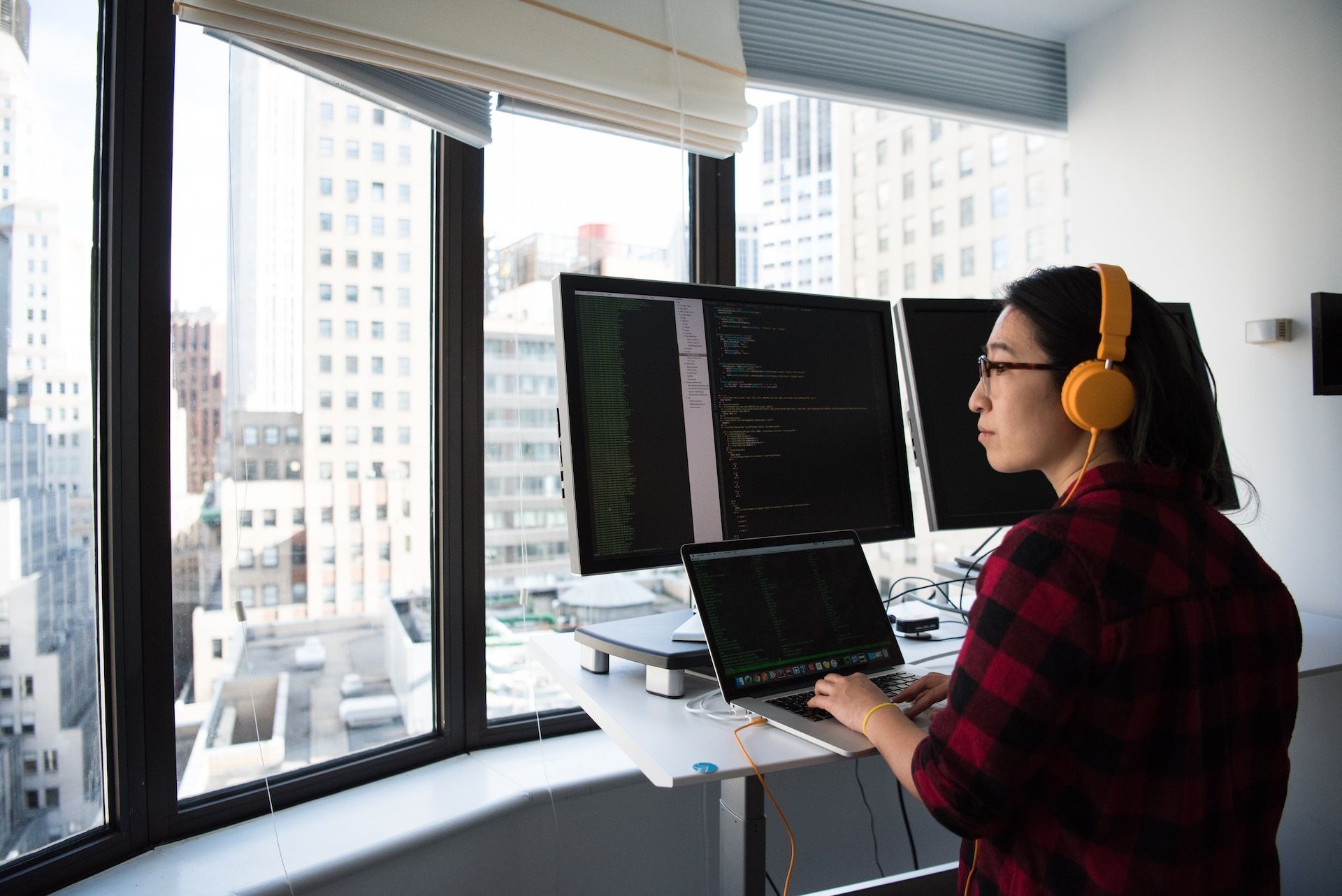 women working to improve cybersecurity