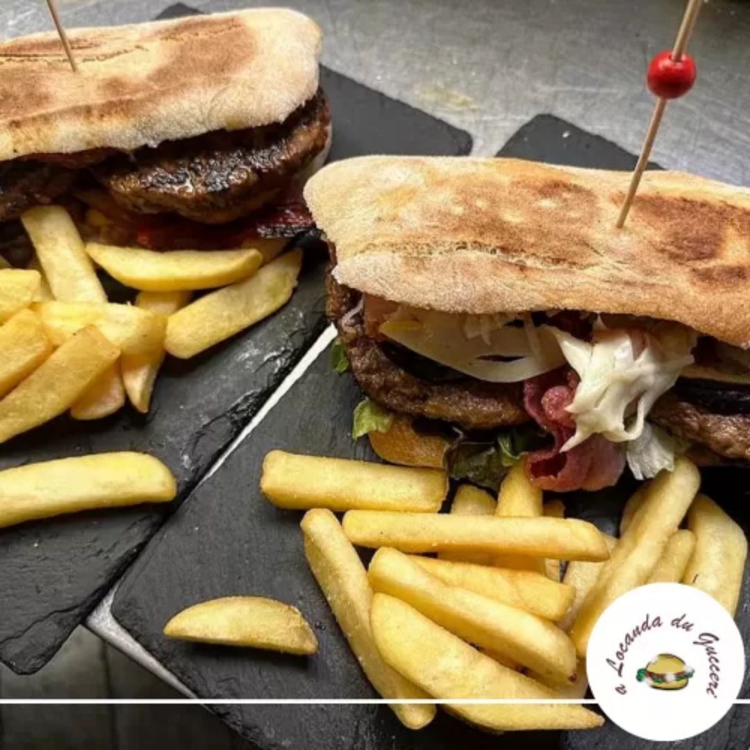 panini con hamburger e patate fritte