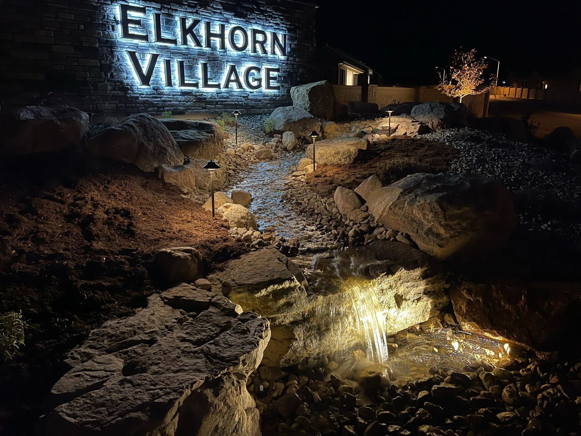 The illuminated sign 