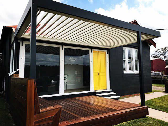 Residence Featuring Aluminium Sunshade Pergola — Southern Blinds & Awnings In Mittagong NSW