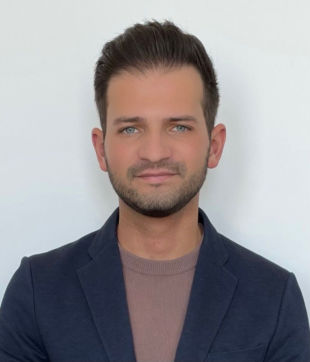 Aaron Millberg Headshot