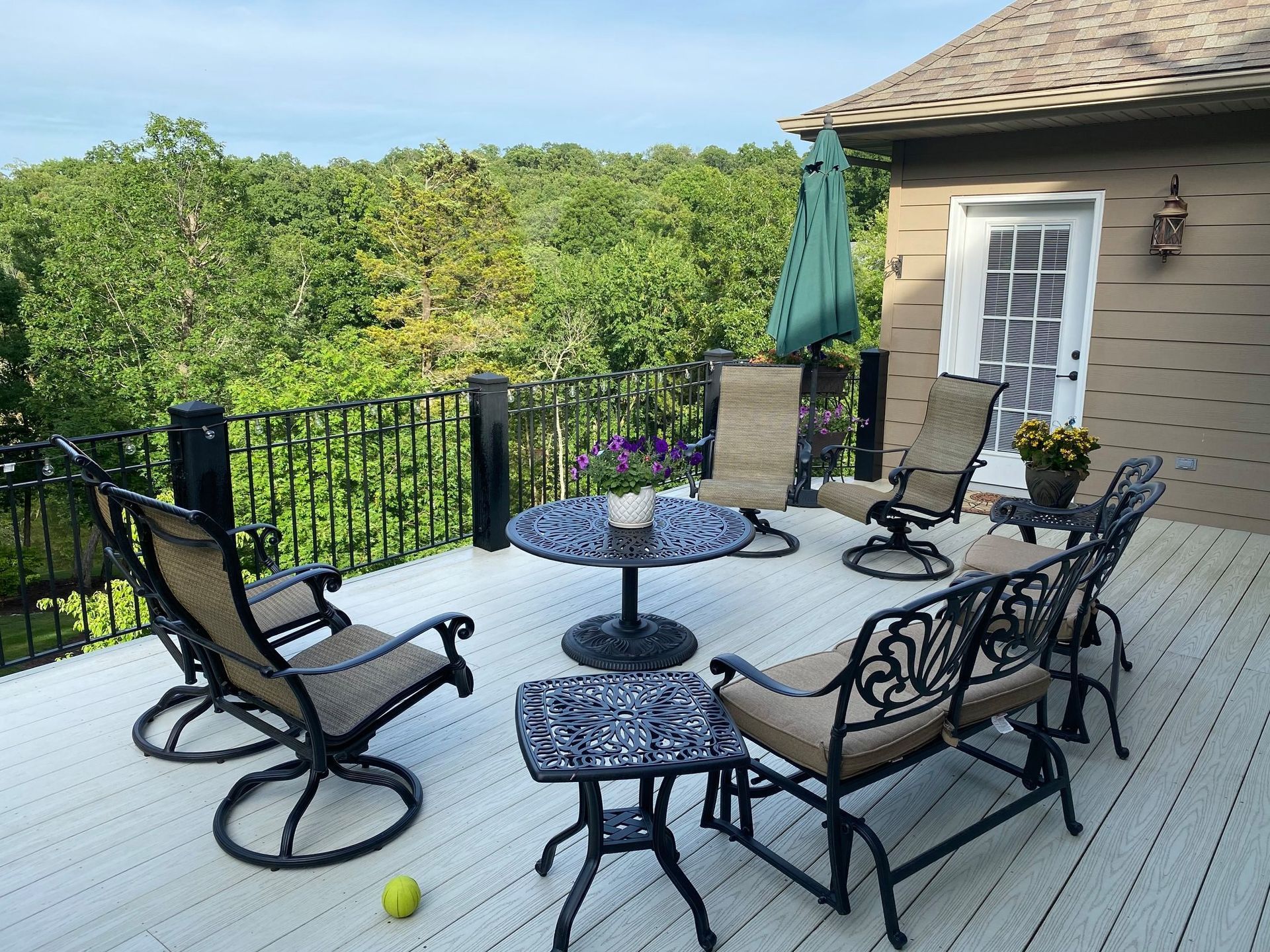 Transform Your Outdoor Living Area With the Best, Most Durable Furniture From Stockman Stoneworks in Missouri.