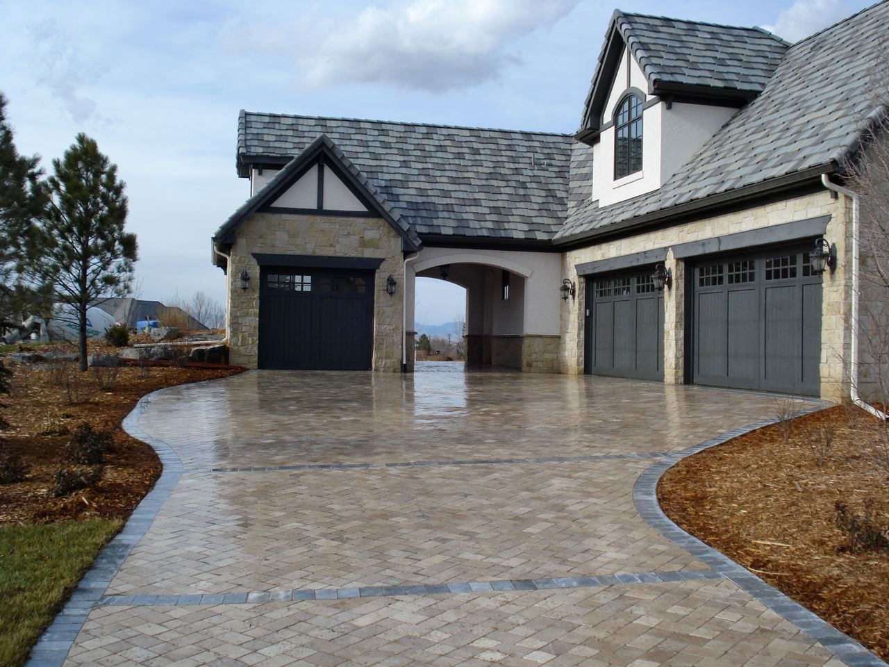 Stockman Stoneworks: Your Partner for Natural Stone Veneer in Design.