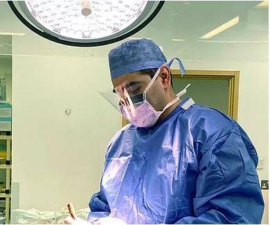 Your career spans high-volume NHS practice, private work, and innovation. What problem in everyday orthopaedics frustrates you most right now, and why has it been so hard to solve?