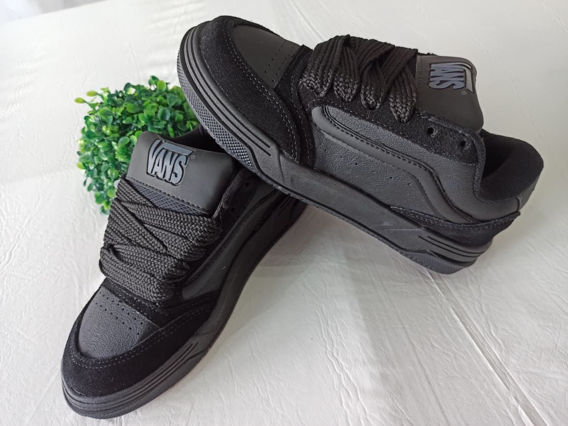 ZAPATILLAS VANS HYLANE (Z012).NEGRAS