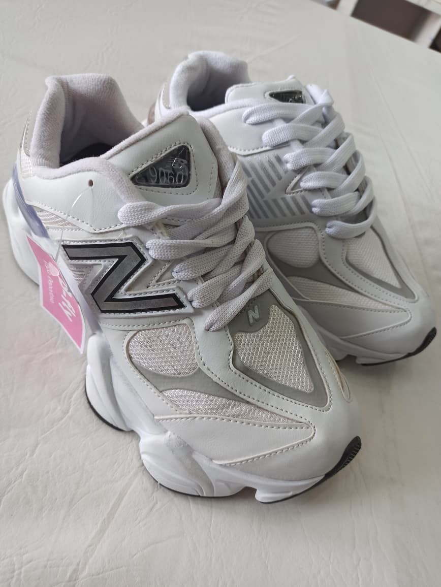 ZAPATILLAS NEW BALANCE 9060 BLANCAS