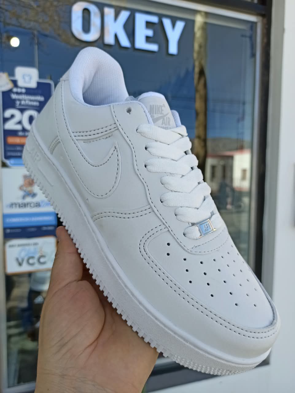 ZAPATILLAS NIKE AIR FORCE BLANCAS (Z015)